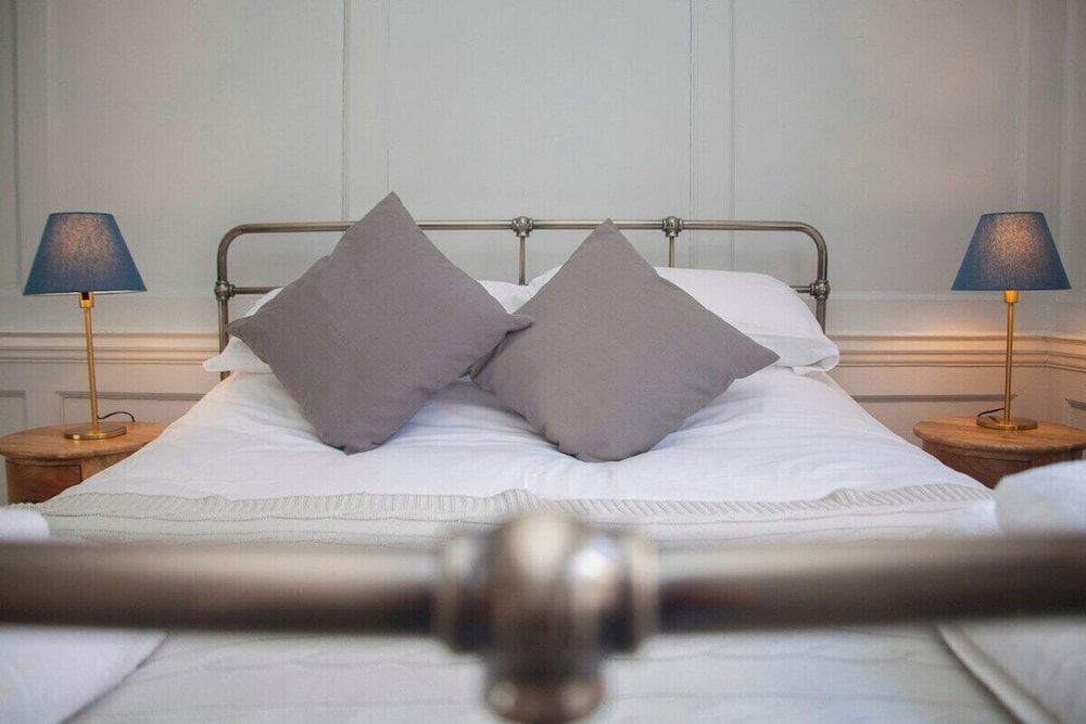 The Georgian Townhouse Pierrepont Place Traditional House, Private Bathroom, City View (PP) 6