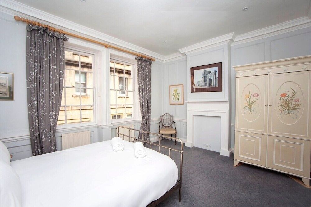 The Georgian Townhouse Pierrepont Place Traditional House, Private Bathroom, City View (PP) 39