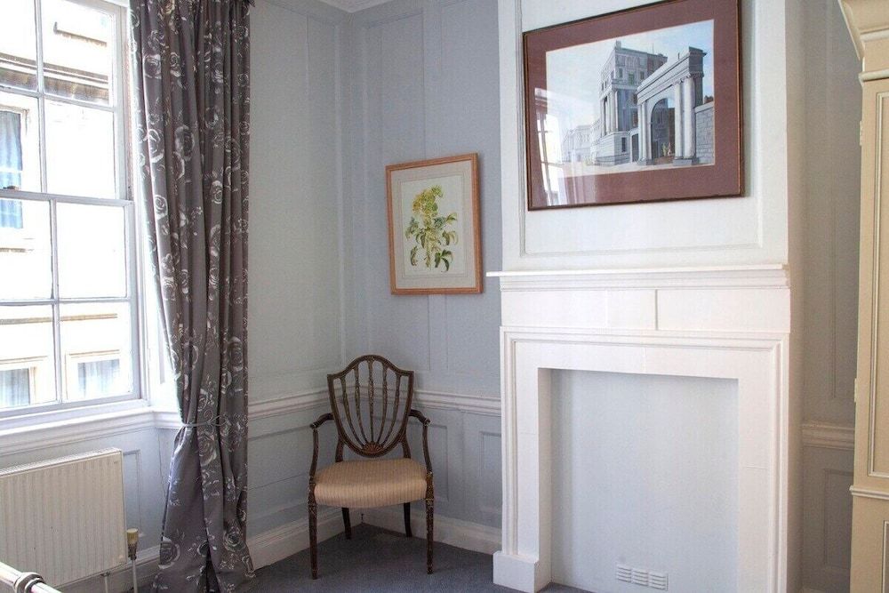 The Georgian Townhouse Pierrepont Place Traditional House, Private Bathroom, City View (PP) 35