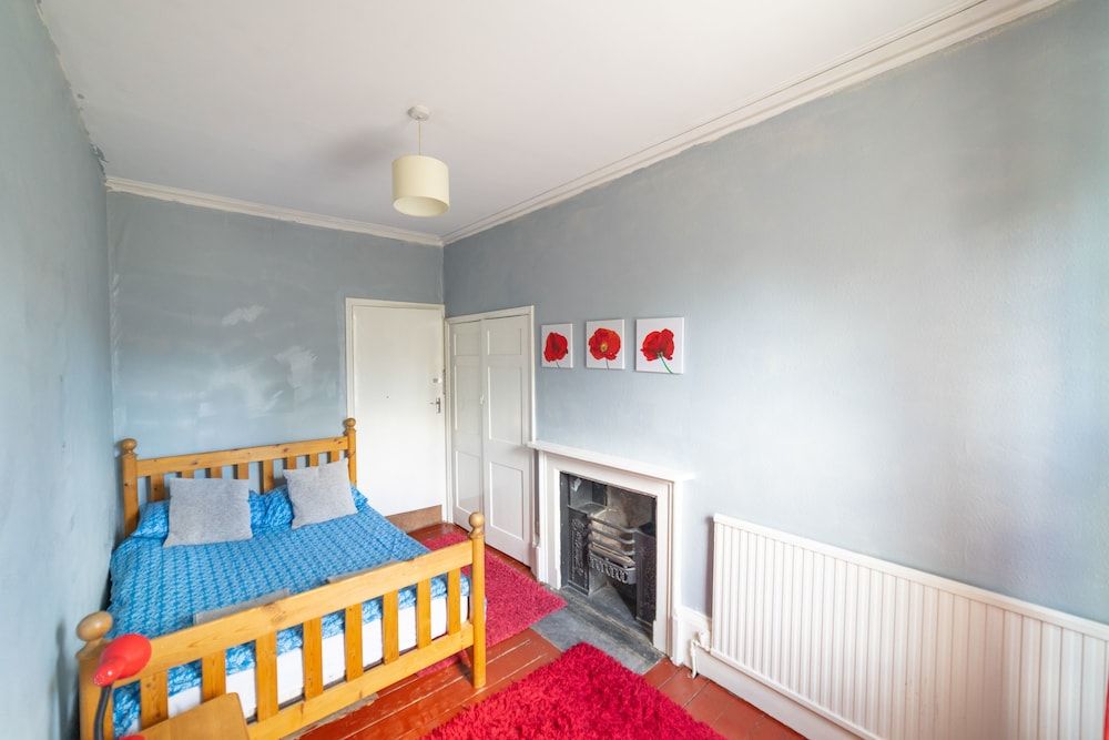 Stag and Hen Friendly House House 26