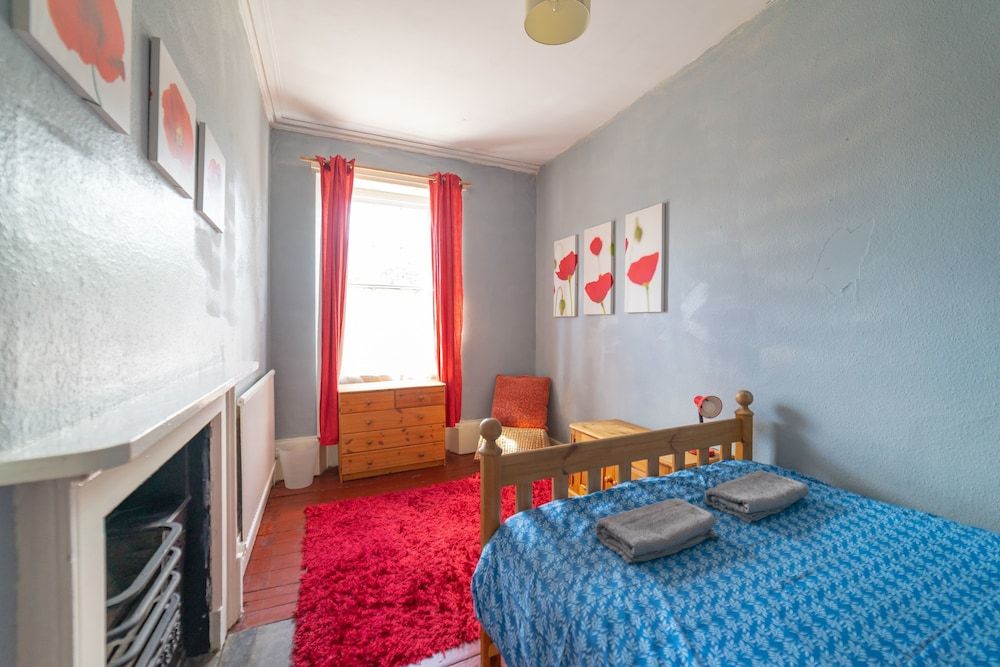 Stag and Hen Friendly House House 25