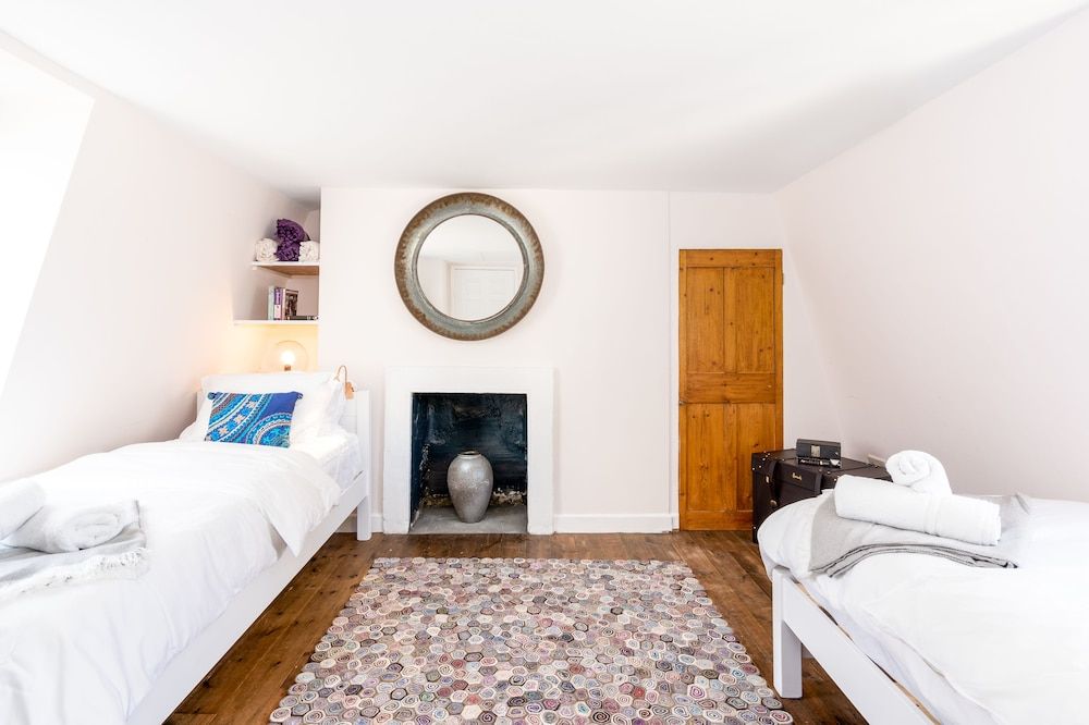 undefined Murphys place 4