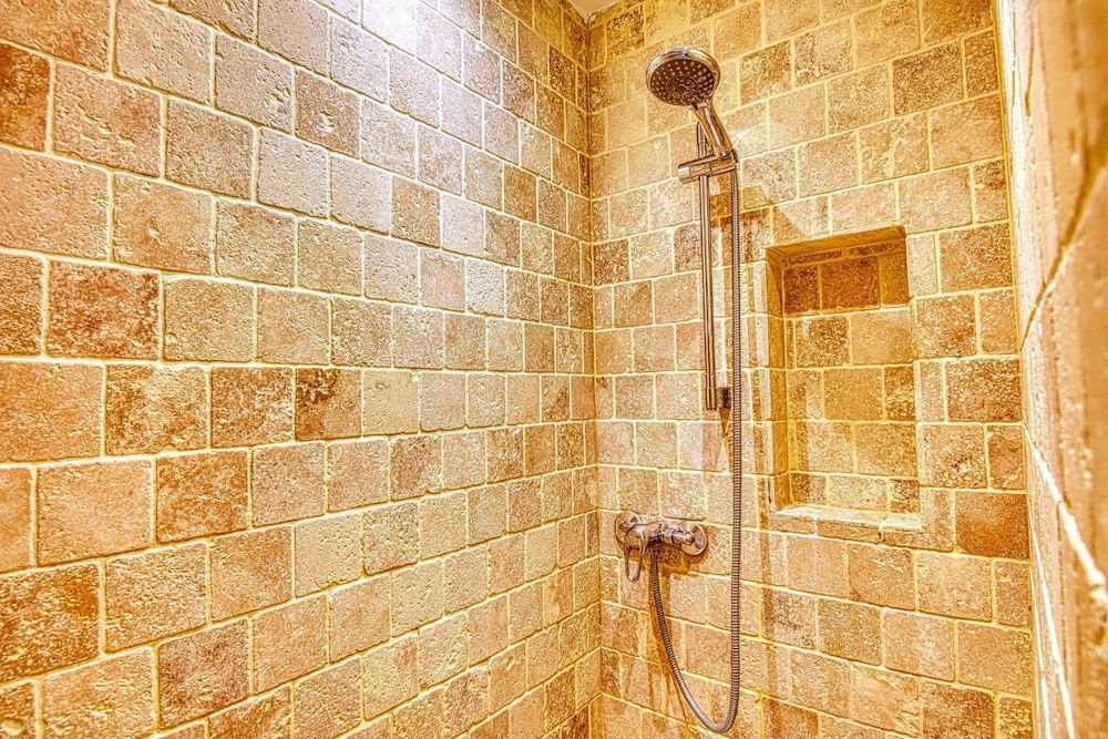 Ghar Homes - Bath Large Family Home City House, Private Bathroom, Garden View 18