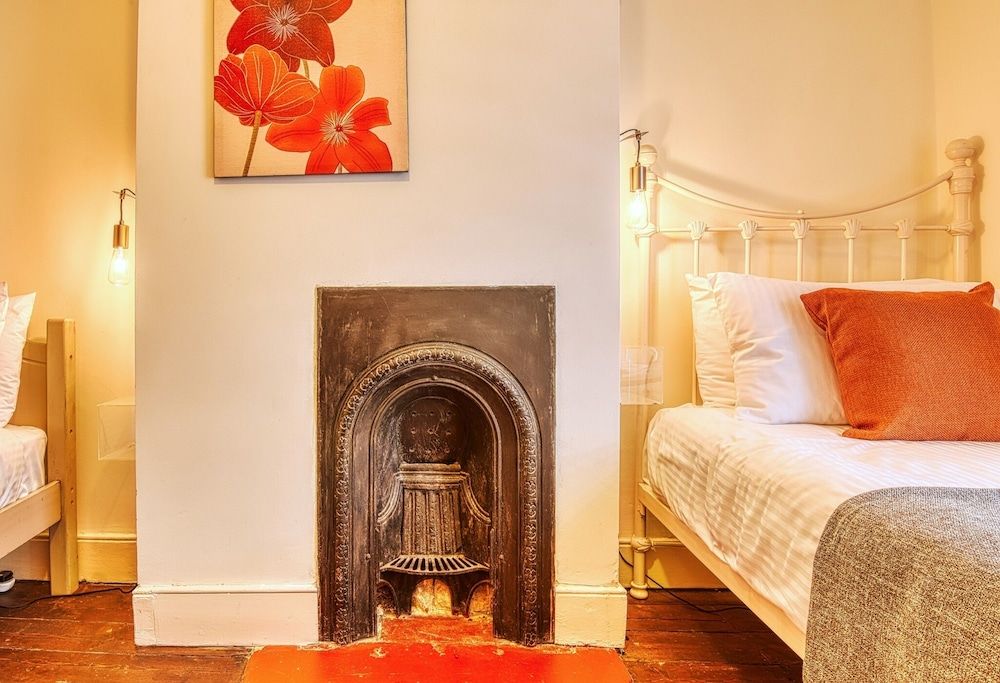 Ghar Homes - Bath Large Family Home City House, Private Bathroom, Garden View 20