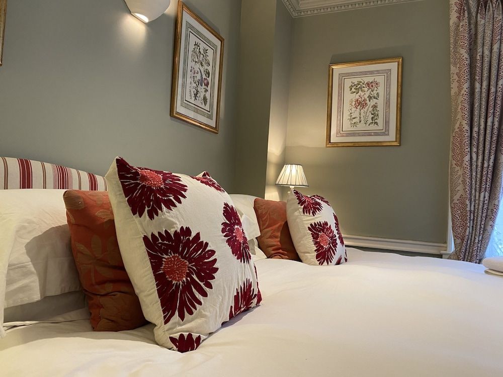 Abbey Mews Deluxe House, Private Bathroom, City View 3