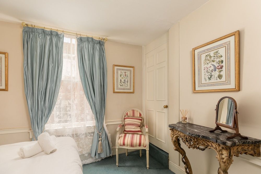 Abbey Mews Deluxe House, Private Bathroom, City View 22