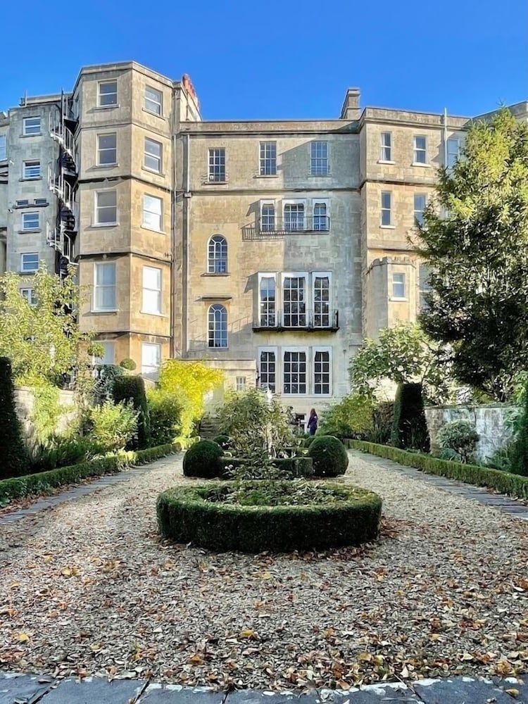 undefined Brocks Guest House 8