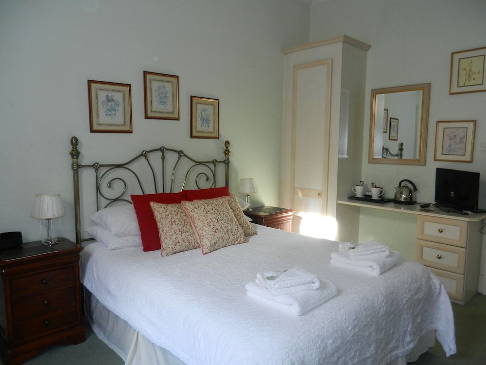 undefined Brocks Guest House 2