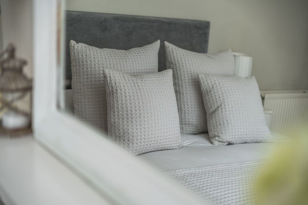 The Firs Double Room, Ensuite 2