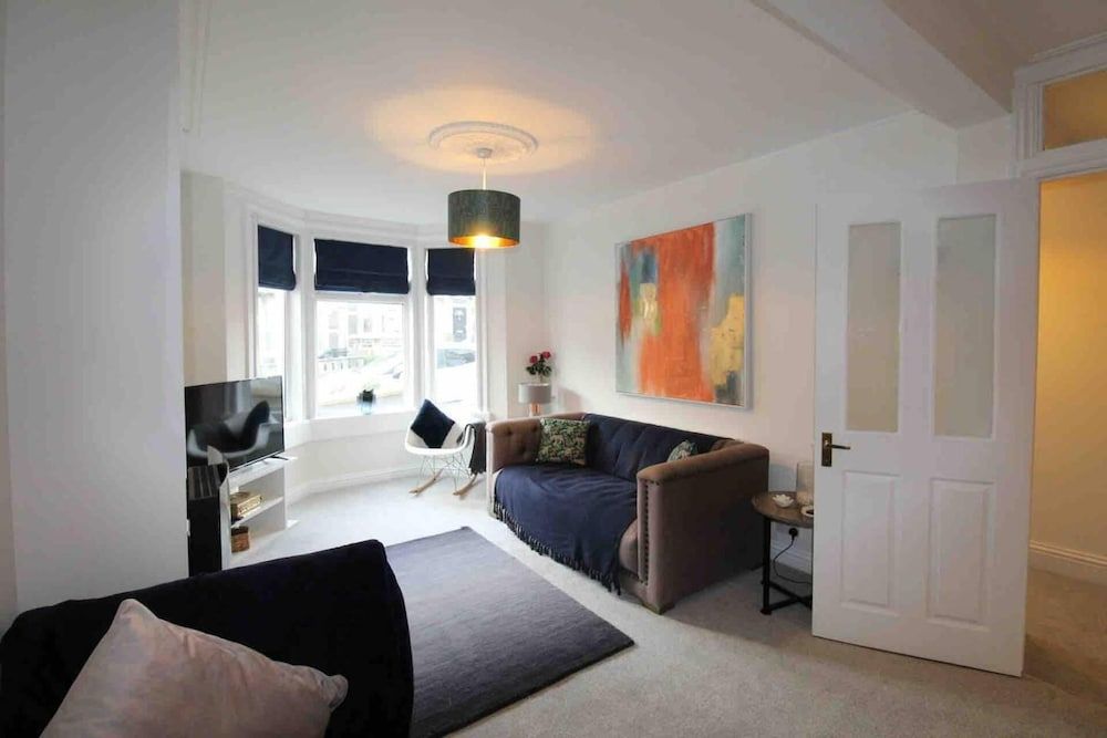 undefined Remarkable 3-bed House in Bath 7