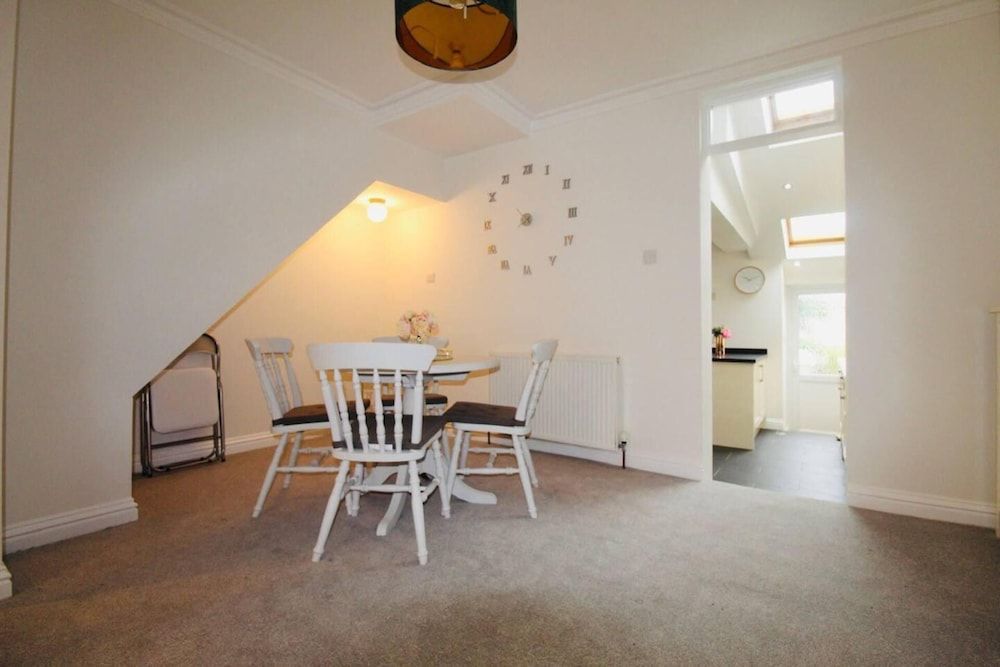 undefined Remarkable 3-bed House in Bath