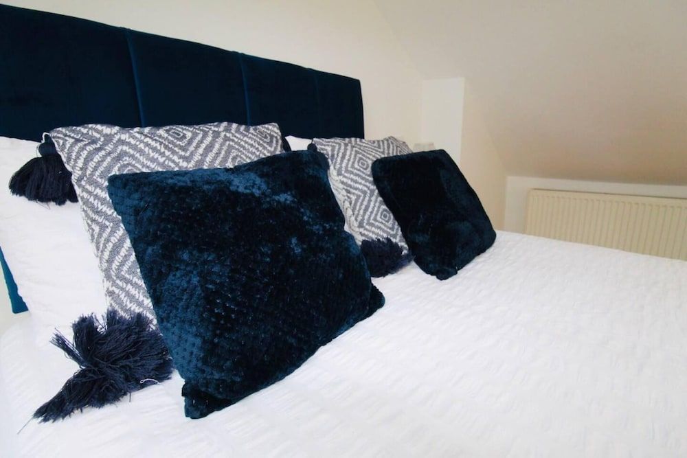 undefined Remarkable 3-bed House in Bath 6