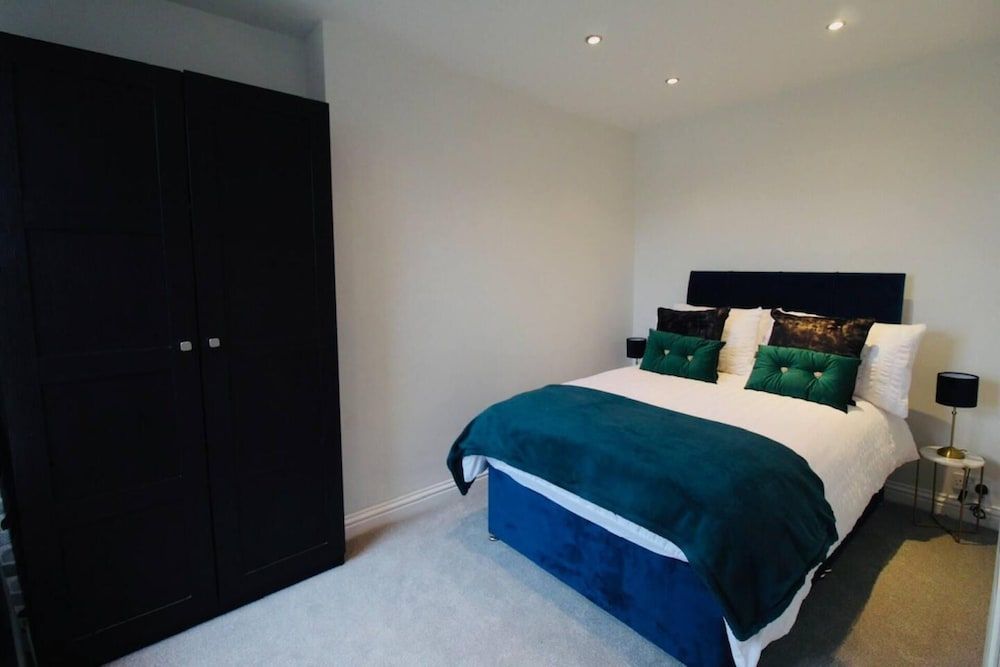 undefined Remarkable 3-bed House in Bath 8