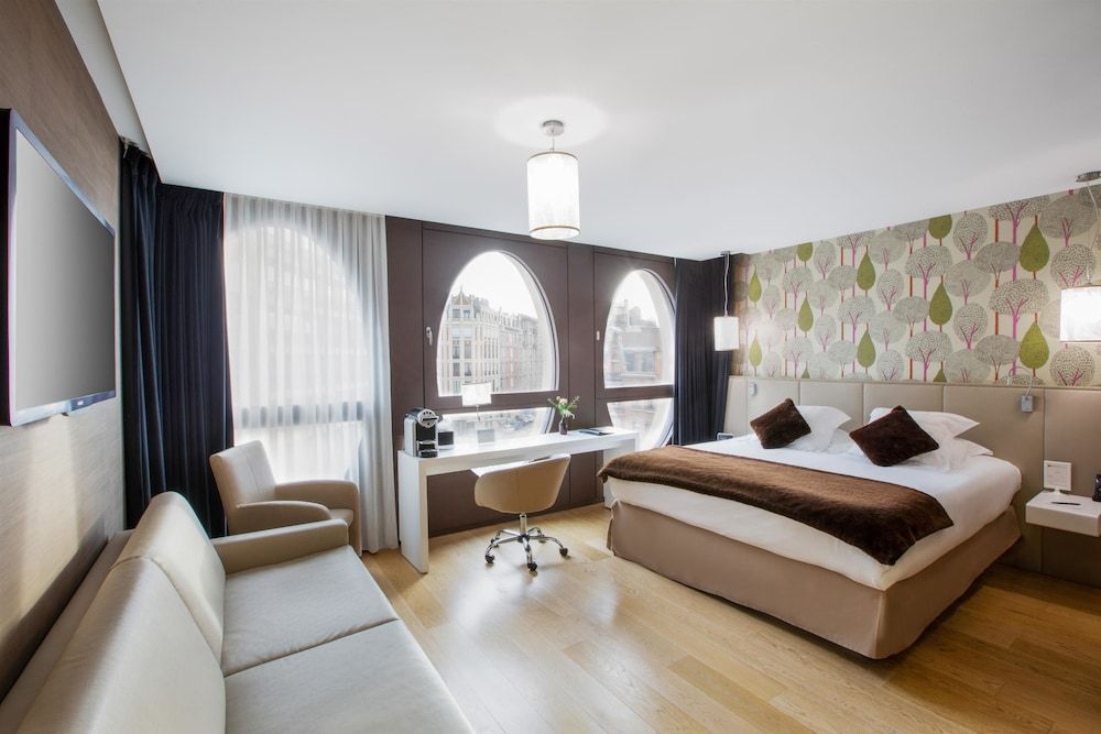 Exclusive Room, 1 King Bed, Non Smoking (Larger Room;with Sofabed)