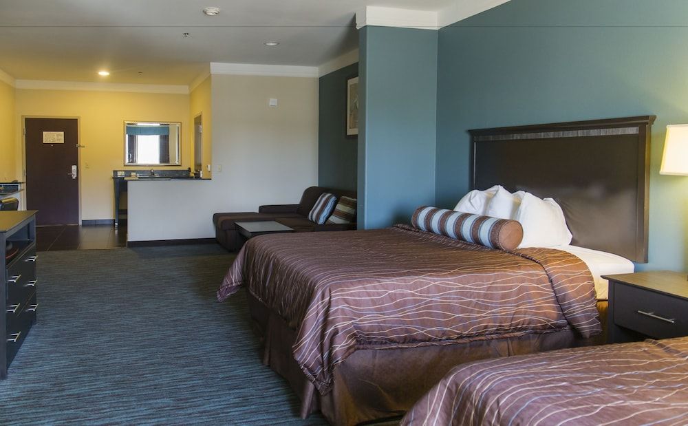 Red River Inn And Suites Suite, 2 Bedrooms 5