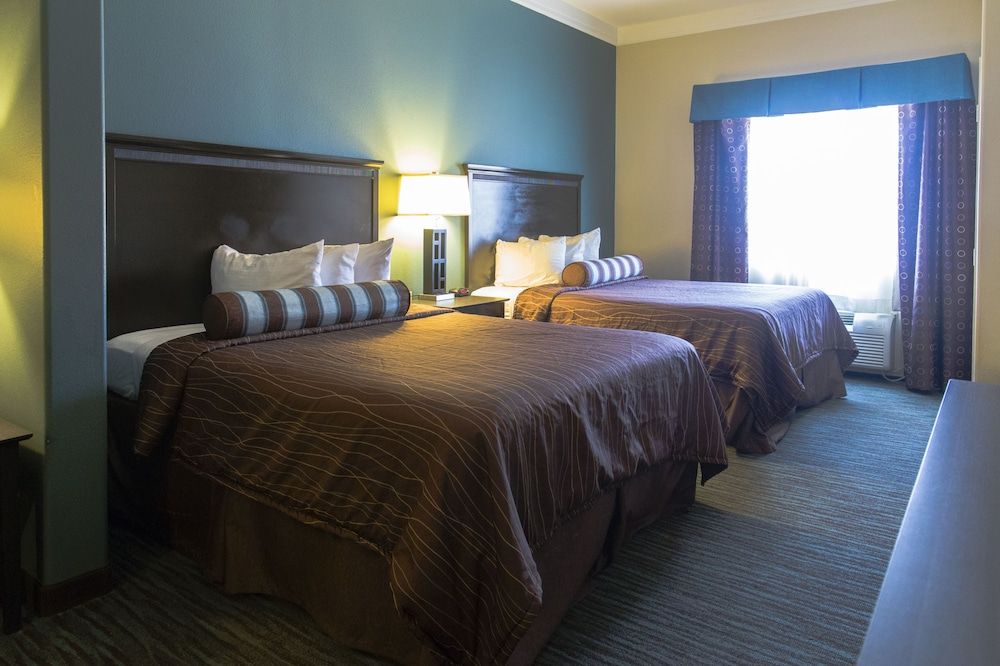 Red River Inn And Suites Deluxe Room, 2 Queen Beds 2