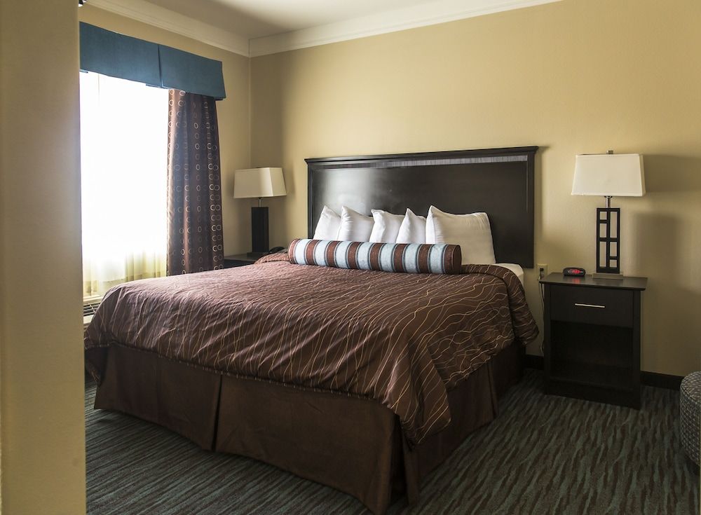 Red River Inn And Suites Suite, 2 Bedrooms 4