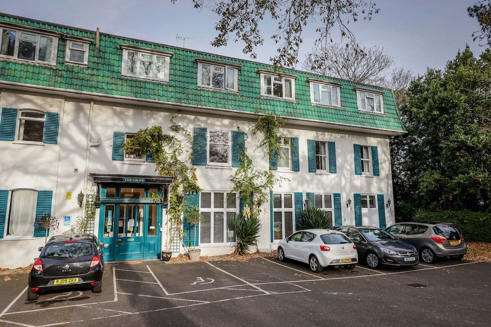 THE GROVE HOTEL