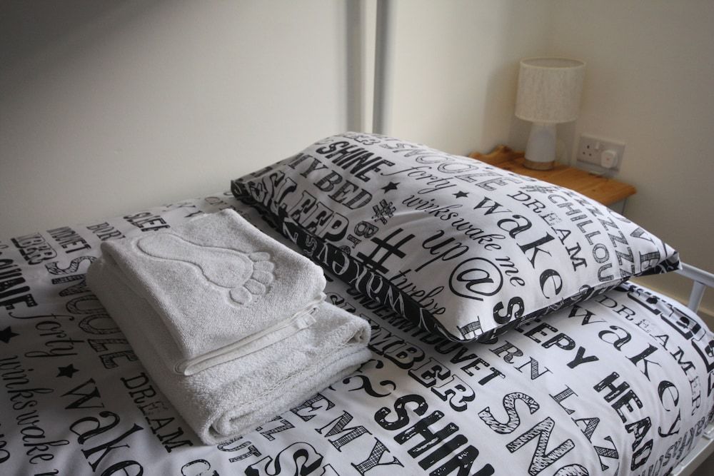 Holiday Home With Hot Tub & Sauna Deluxe Apartment, Multiple Beds, Non Smoking