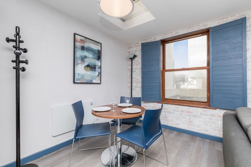 The Loft Brighton Studio, 1 Double Bed with Sofa bed 5