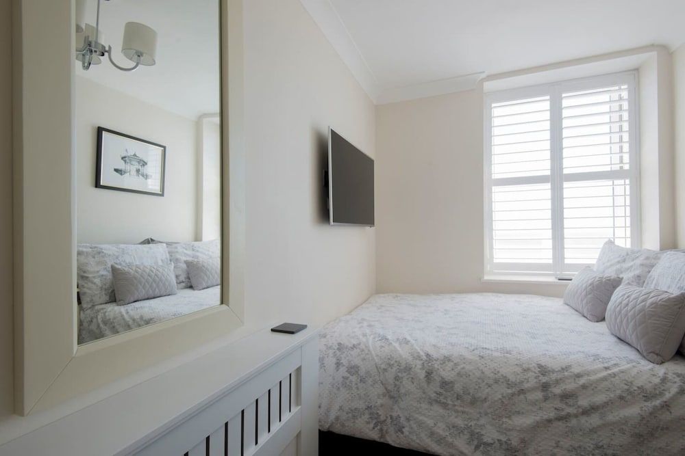 Direct Sea Views, Seafront Location & Free Parking Apartment 5