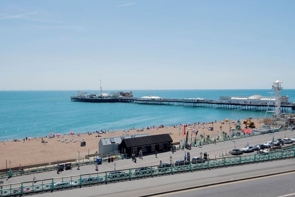 Direct Sea Views, Seafront Location & Free Parking Apartment 18