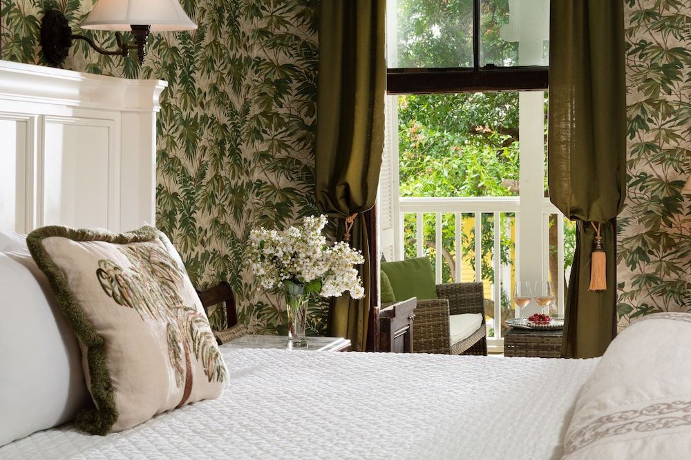 Live Oak Canopy, Superior Room, 1 King Bed, Balcony, Garden View