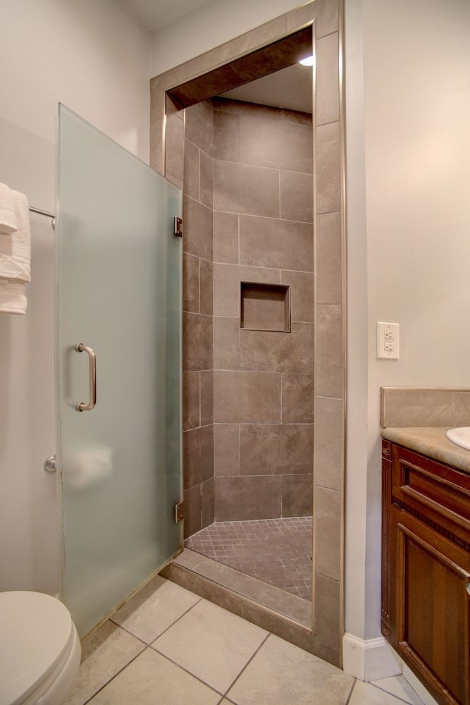 undefined Azalea Inn and Villas 8