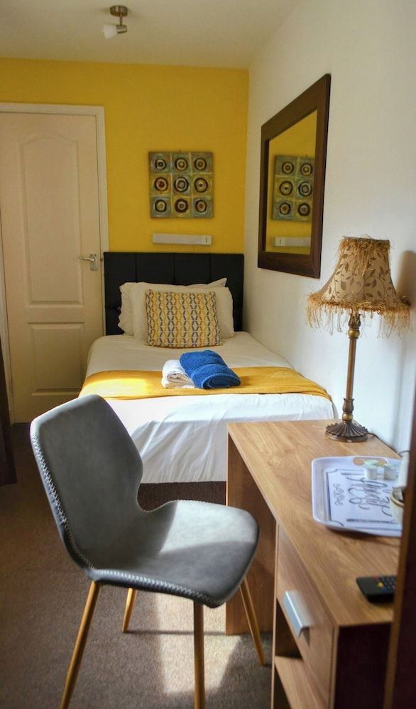 Classic Single Room