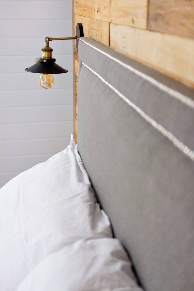 North Coast 500 Pods Grand Cabin, 1 Double Bed with Sofa bed, Hot Tub, Valley View 11