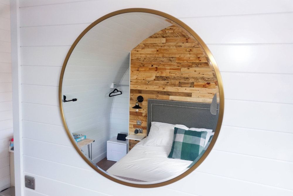 North Coast 500 Pods Grand Cabin, 1 Double Bed with Sofa bed, Hot Tub, Valley View 6