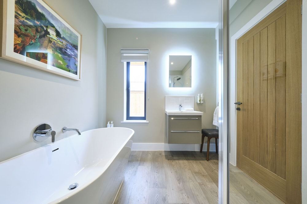 The Weeping Willow Lodges Deluxe Double or Twin Room 10