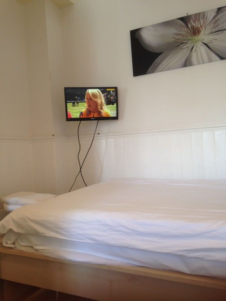 Triple Room (Room 8)