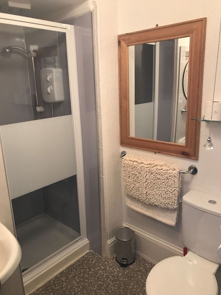 Cornerways Guest House Superior Double or Twin Room 4