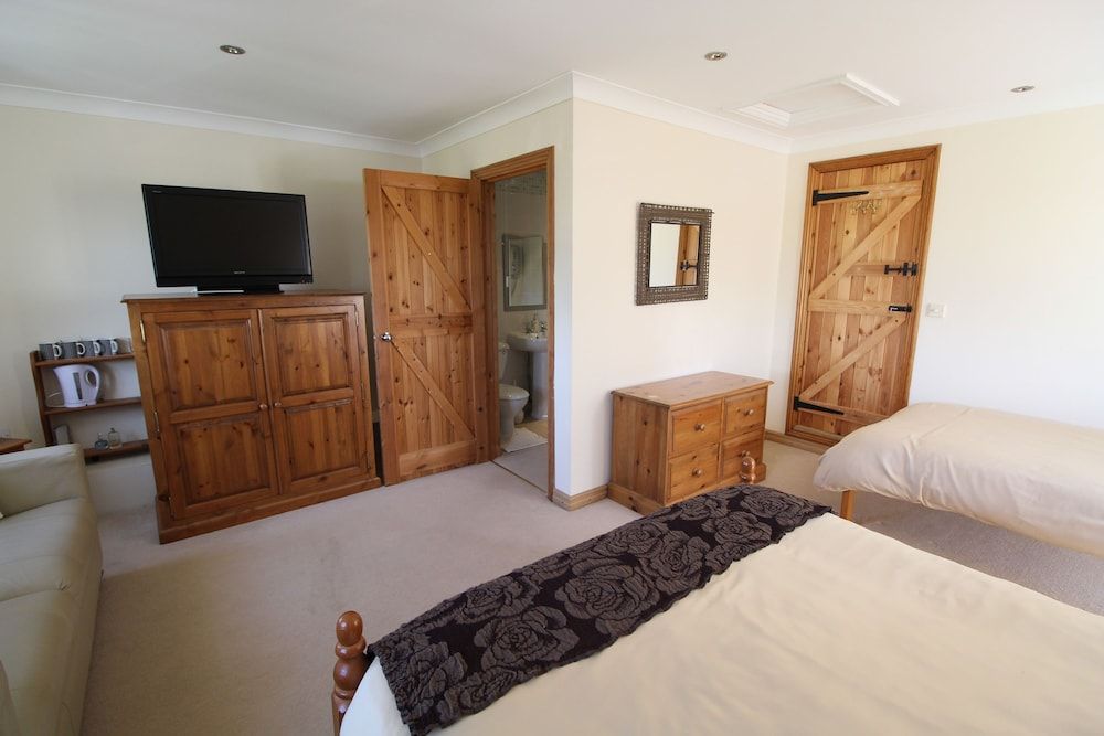 Bunny Meadows Farmhouse Luxury Cottage 5