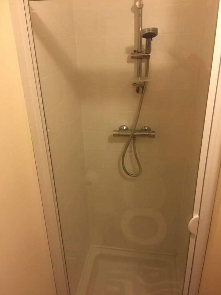Twin Room (Room 2)