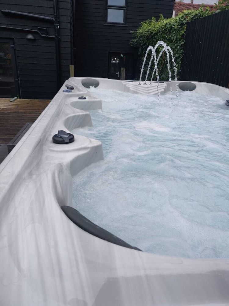 Exclusive House, Private Bathroom, Garden View (The Kings Head )