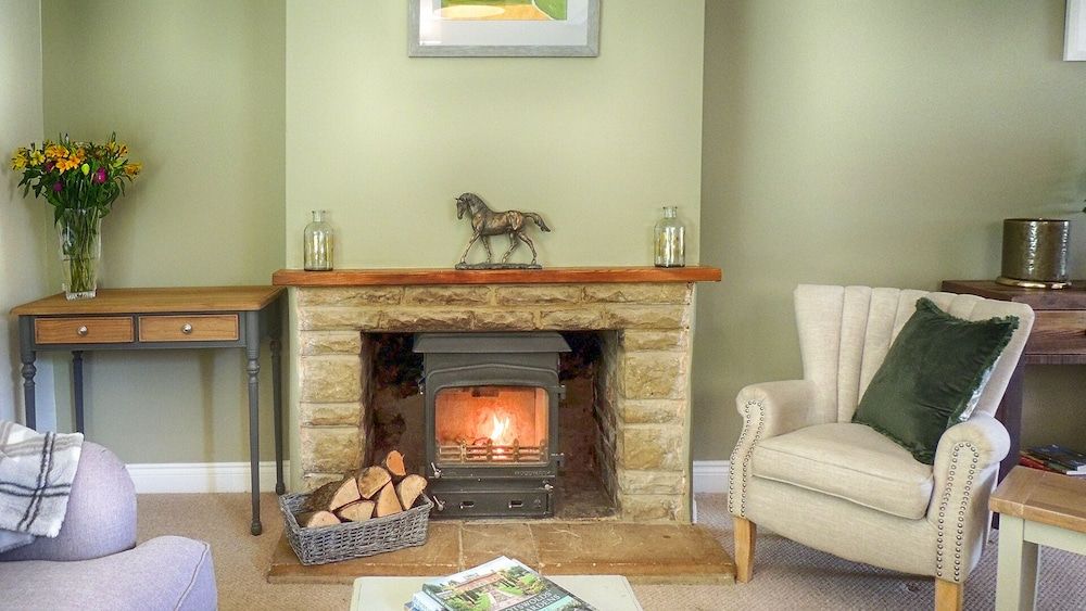 Deluxe Cottage, Private Bathroom, Garden View (Ivy Cottage)