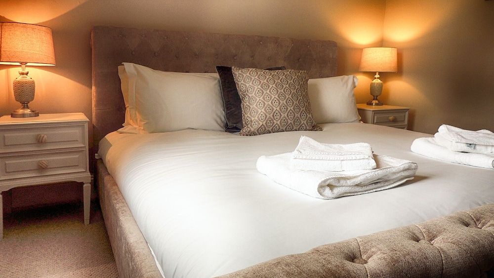 Deluxe Cottage, Private Bathroom, Garden View (Ivy Cottage)