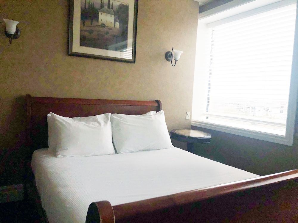 Suite, Multiple Beds, Non Smoking, Tower (Three-Bedroom)