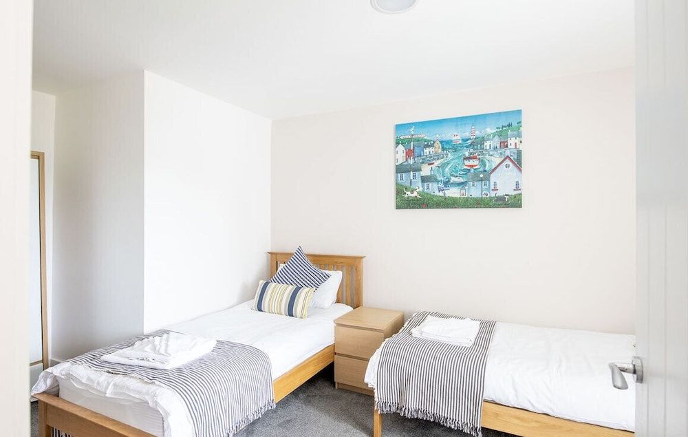 Oyster Cottage 9 Berth with Hot Tub