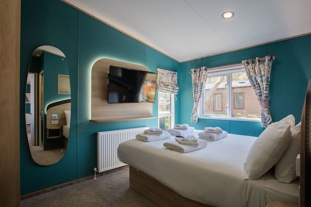 Burst of Blue 7 Berth (5+2)