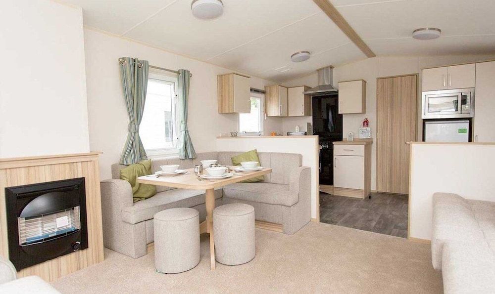 8 Berth Comfort Caravan 6