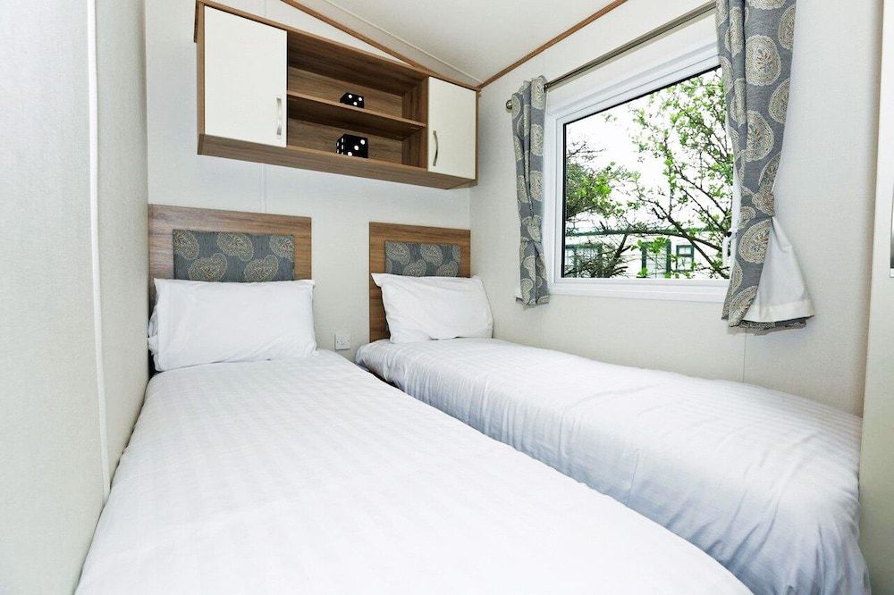 4 Berth Luxury Caravan Pet Free