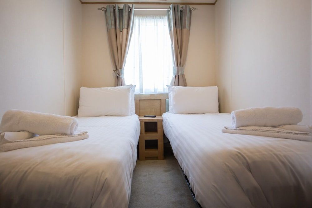 Indulgent 6 Berth Caravan Pet Free