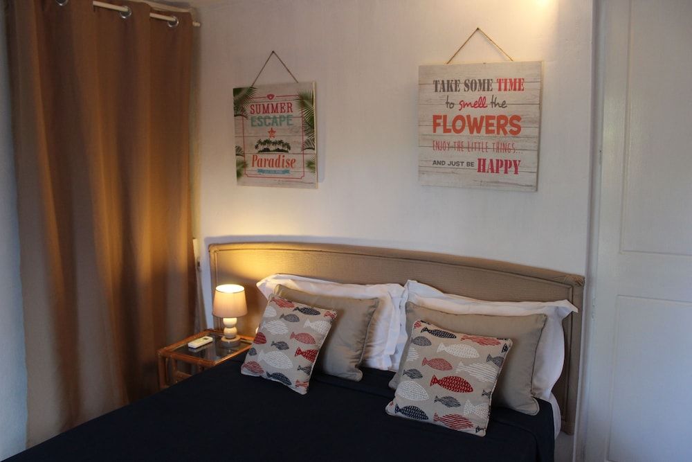 Chantauvent Guesthouse Cocoon Room