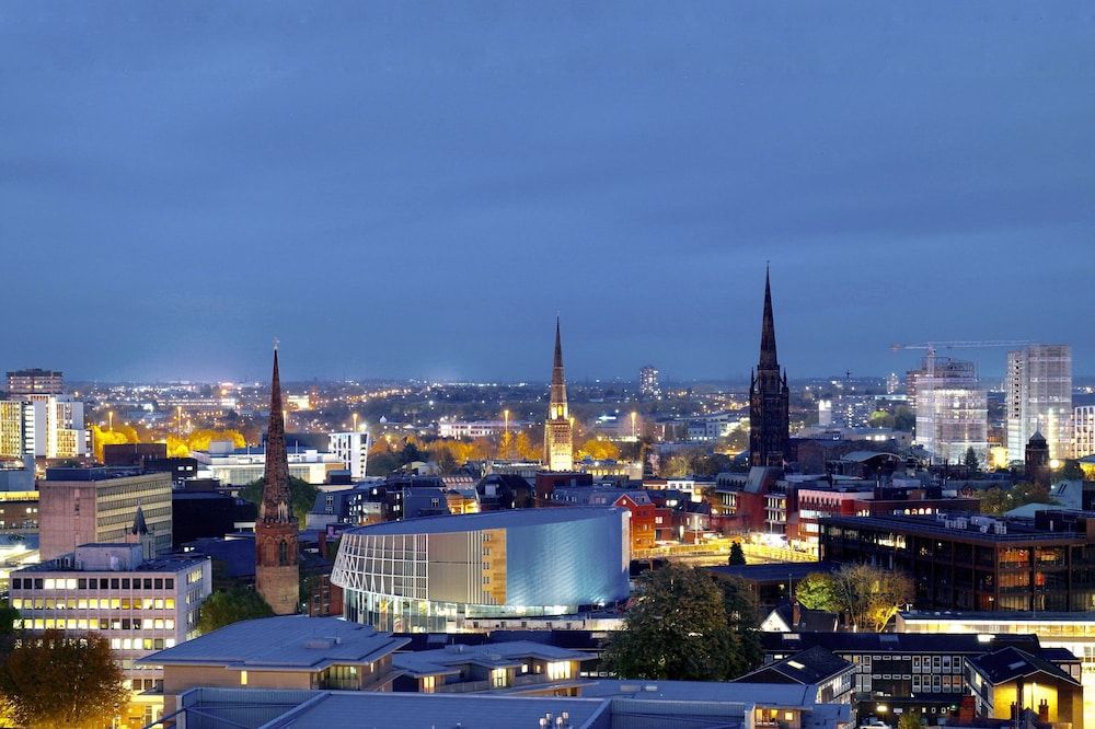 undefined Tudors eSuites Coventry Townhouse Private Garden Free Parking 2