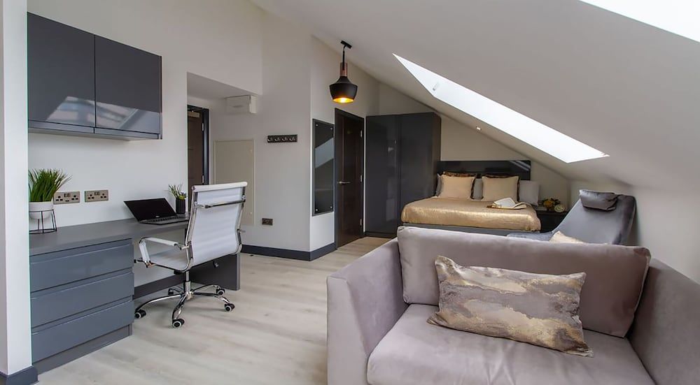 The Residence Coventry by Paymán Club Deluxe Studio 7