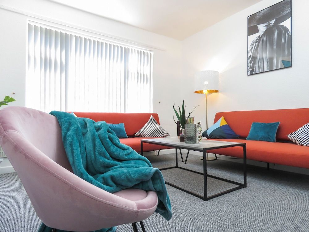 Tudors eSuites 4 Bedroom House with Garden & 9 Beds House, 4 Bedrooms 23