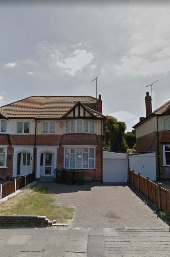 undefined The 5 bed House With Spacious Rooms and Lounge